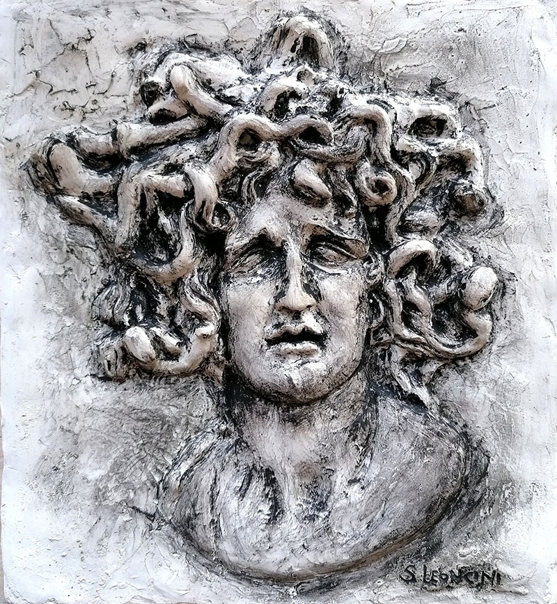 Medusa dal Caravaggio rilievo terracotta silvia leoncini